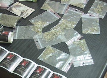 Alarmant! Minorii consumă etnobotanice în buricul Constanţei